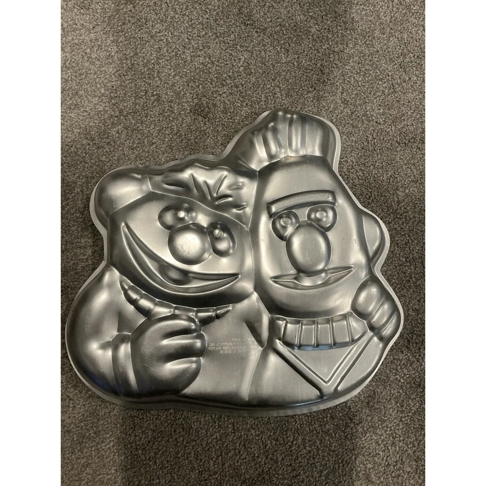 Vintage Wilton Cookie Monster Cake Pan 1982 / 1977 Cake Mold‎ Pan Ernie and Bert